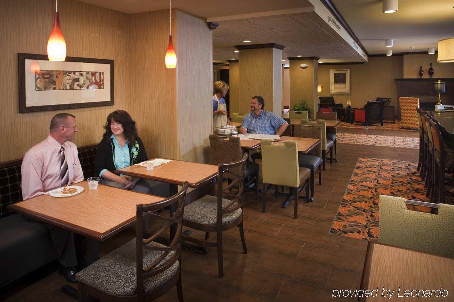 Hampton Inn Asheville - Biltmore Area 餐厅 照片
